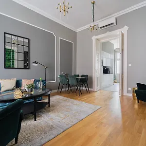Heart Of Apartment