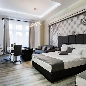 A Golden Star Modern Luxury And Apartment